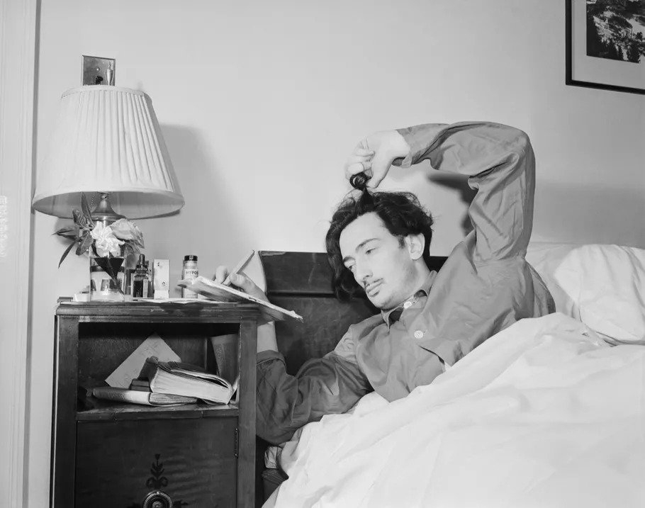 Salvador Dalí ébredés után