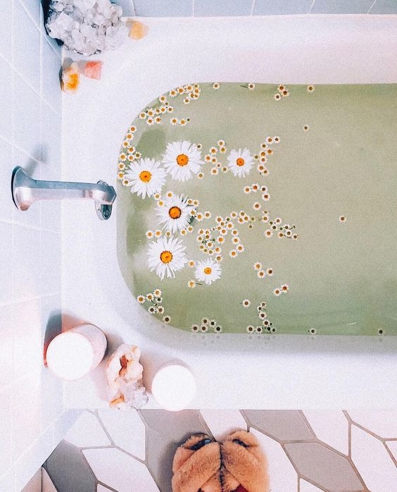 Antoniað on Instagram: âOne of the hardest parts about post surgery is not being able to take a bath ð­. I love baths I take them at least once a week! I canât waitâ¦â